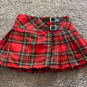 Child’s 9/10 pleated skirt